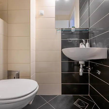 Apartment Relax 001 With Pool Makarska