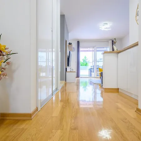 Apartment Relax 001 With Pool Makarska