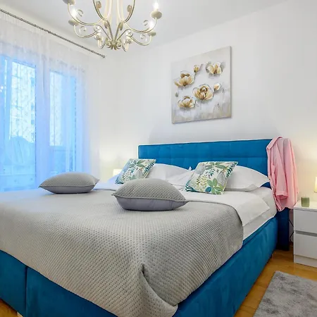 Relax 001 With Pool Apartment Makarska